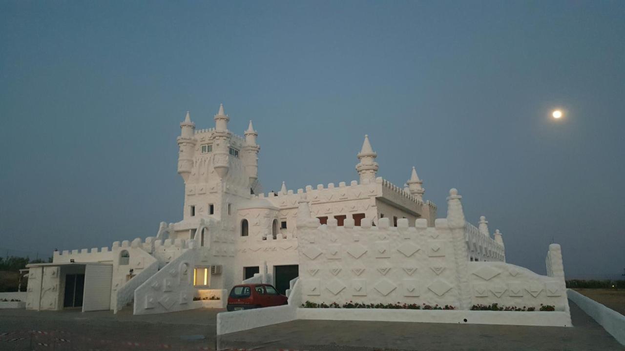 Snow White Castle Apartment Киотари Экстерьер фото