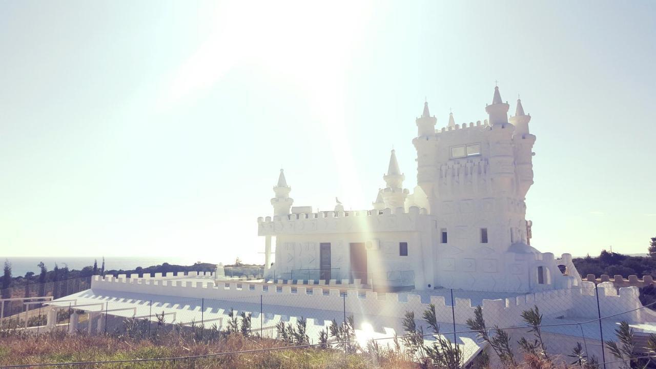 Snow White Castle Apartment Киотари Экстерьер фото